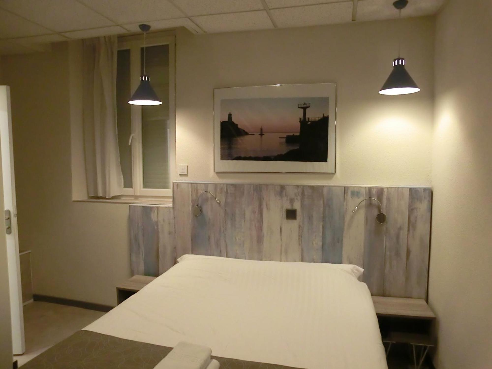 Hotel Sur Le Quai بورت-فوندر الغرفة الصورة