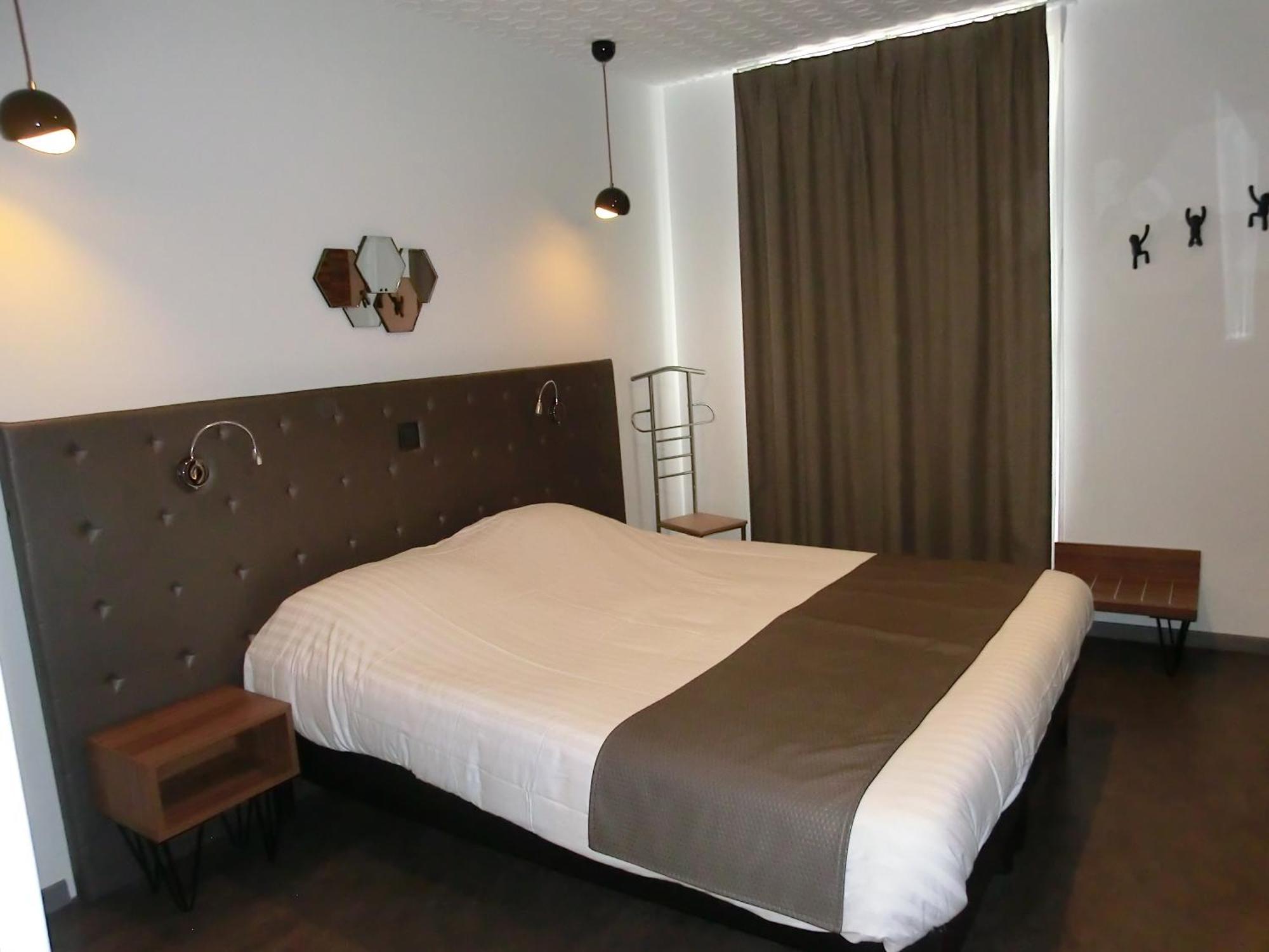 Hotel Sur Le Quai بورت-فوندر الغرفة الصورة