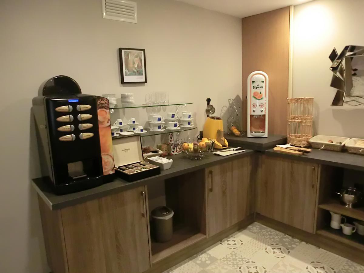 Hotel Sur Le Quai بورت-فوندر المظهر الخارجي الصورة