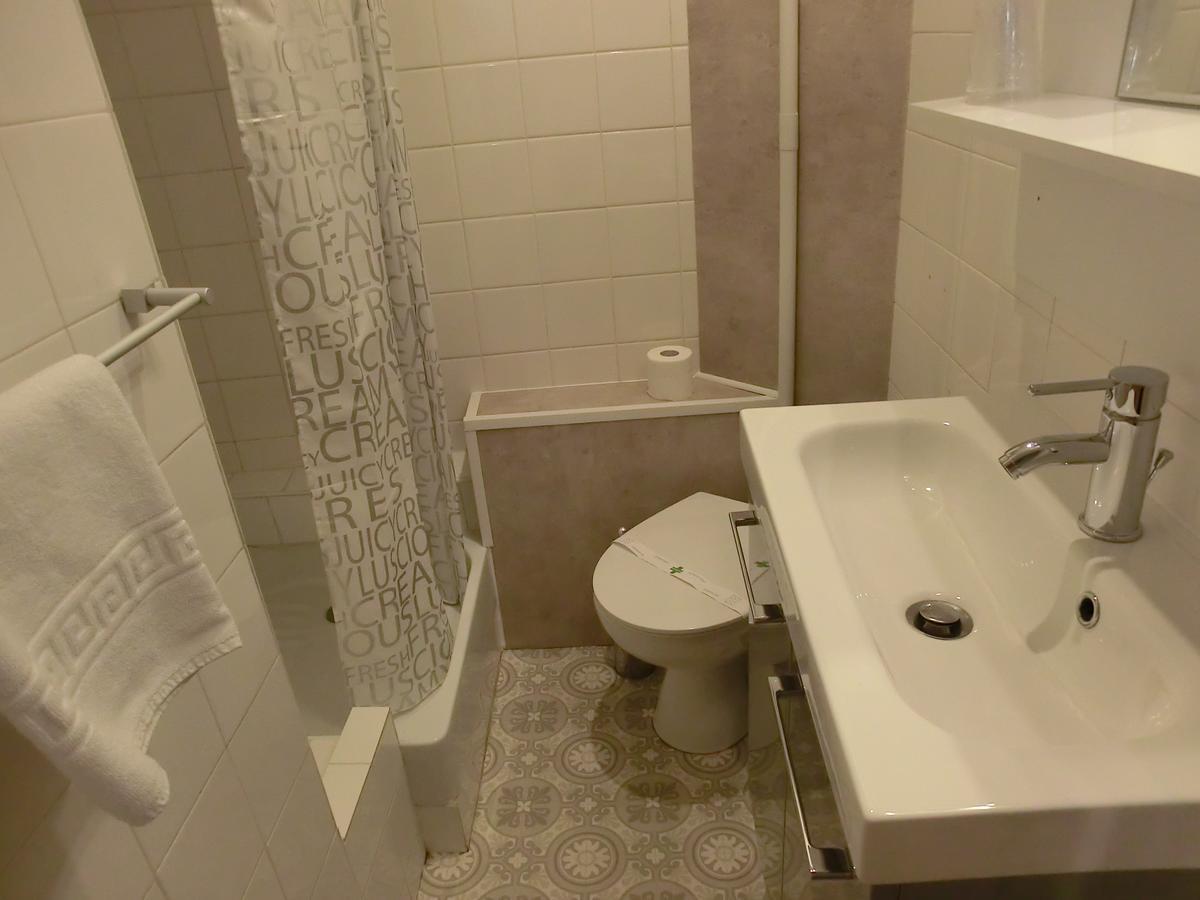 Hotel Sur Le Quai بورت-فوندر المظهر الخارجي الصورة