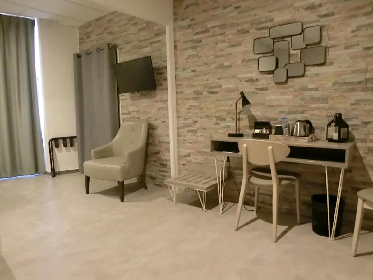 Hotel Sur Le Quai بورت-فوندر المظهر الخارجي الصورة