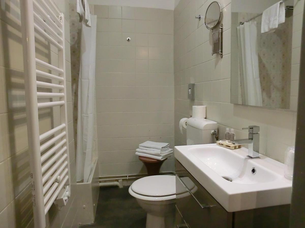 Hotel Sur Le Quai بورت-فوندر المظهر الخارجي الصورة